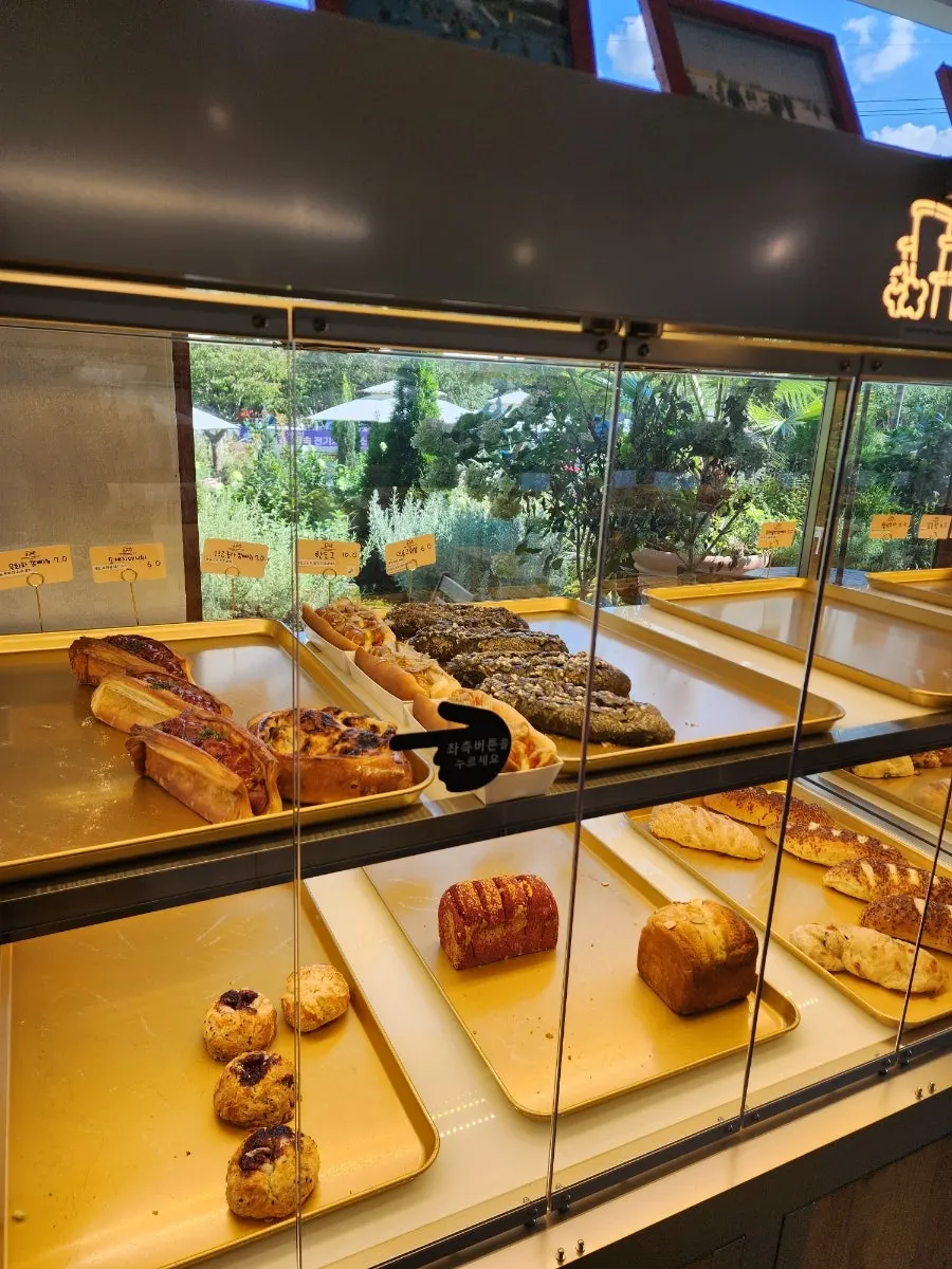 Vertical photo of the bakery corner at Baedagol Bakery House