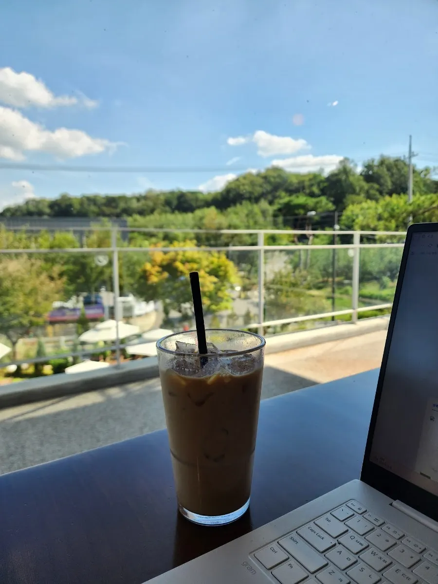 Coffee at Baedagol Bakery House with the view outside the window