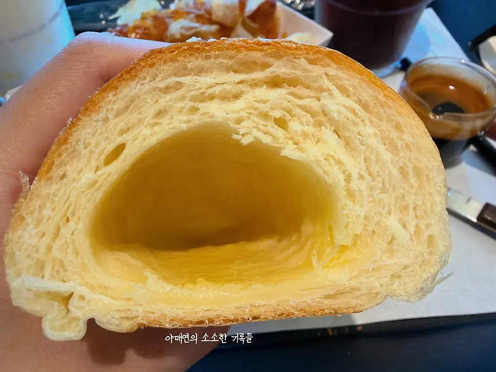버터 동굴이 살아있는 소금빵