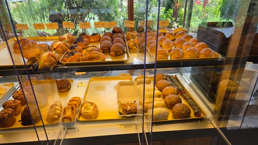 A view of the seating area at Baedagol Bakery House