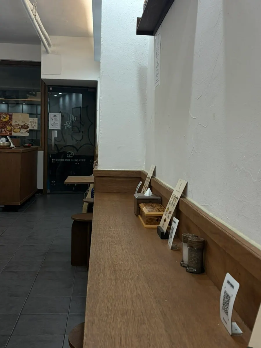 Solo dining seats inside Baekok Myeongdong