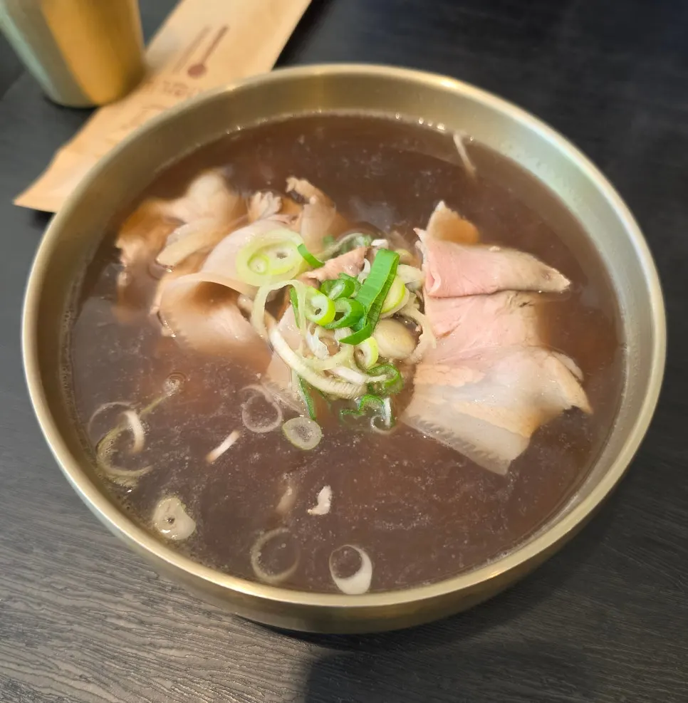 백옥 용산 테이블 세팅