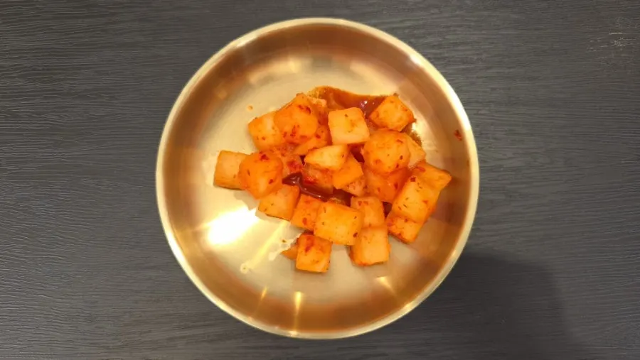 간소하게 차려진 백옥 용산 반찬