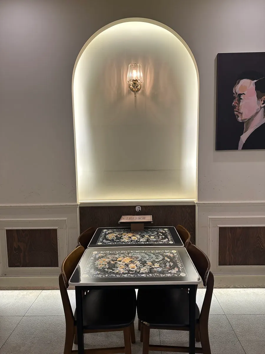 Interior atmosphere at Jeongssi Hambak