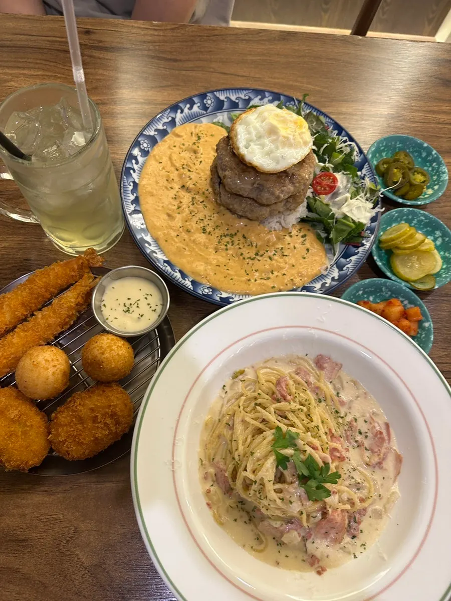 Full spread of ordered hamburg steak and pasta