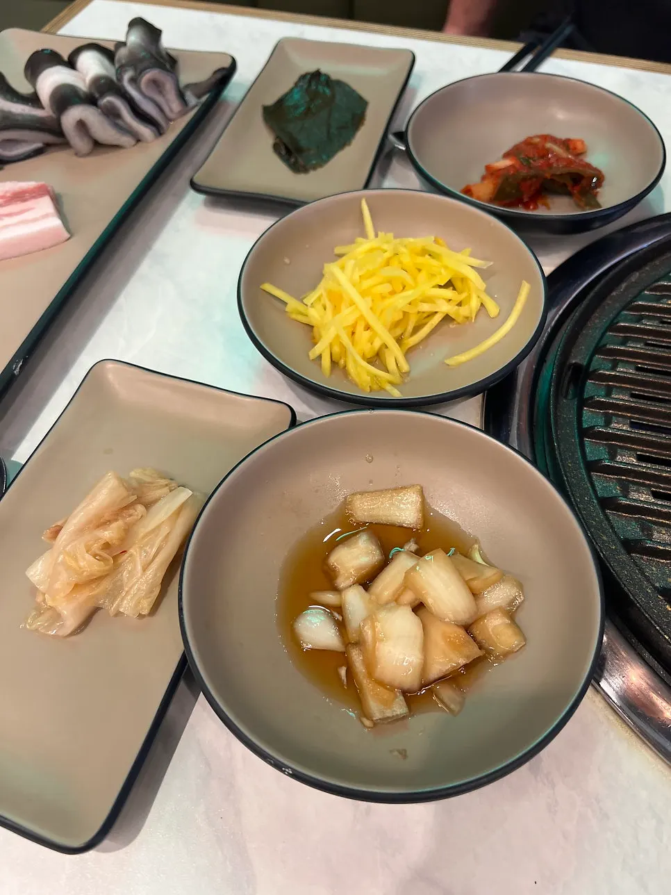 양파장과 파김치 기본 상차림 사진