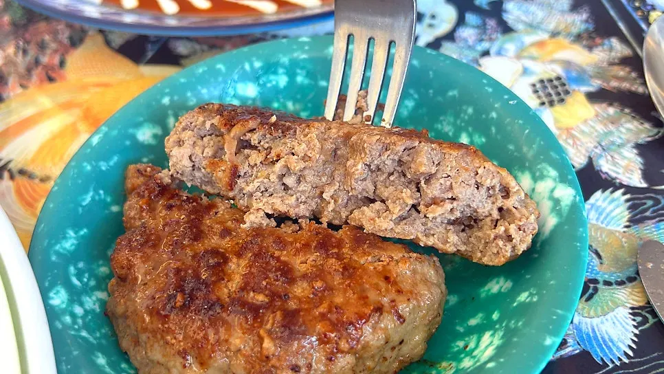 Thick stacked extra-large hamburg steaks