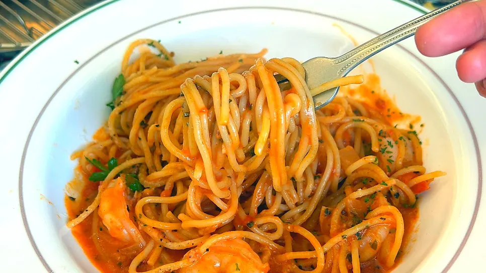 Tomato pasta with shrimp