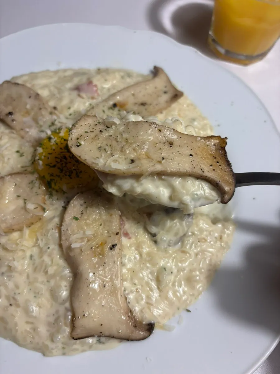 Cream risotto with mushrooms