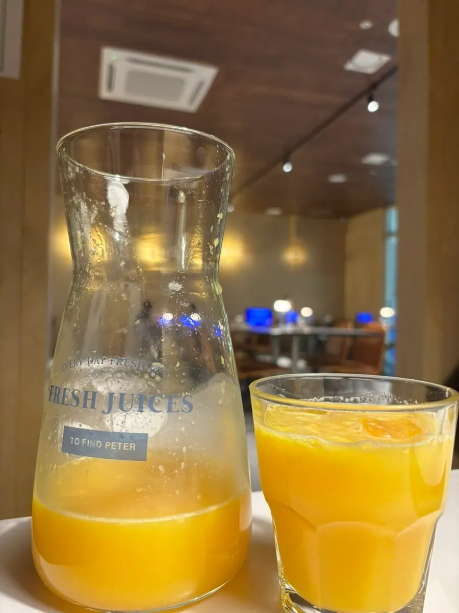 100% freshly squeezed orange juice