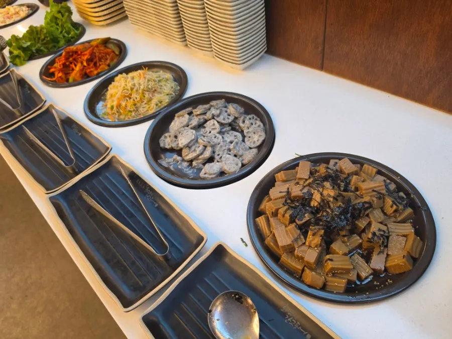 Tteokbokki and acorn jelly at the self side dish bar