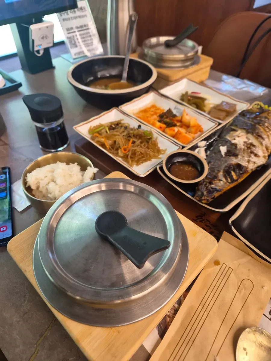 잡채와 총각김치 반찬