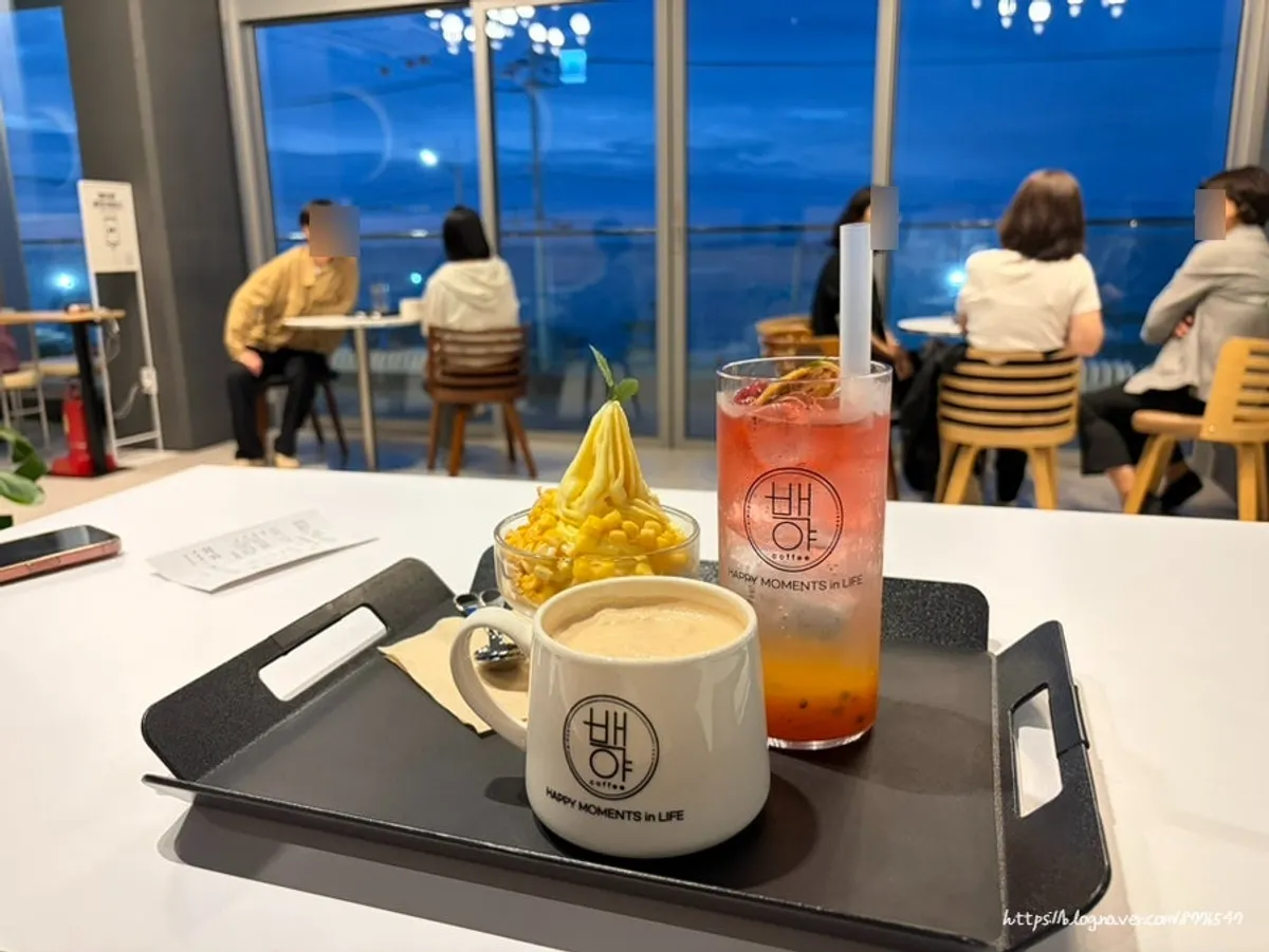 Exterior of Baegya Coffee facing the sea near Sacheonjin Beach, Gangneung