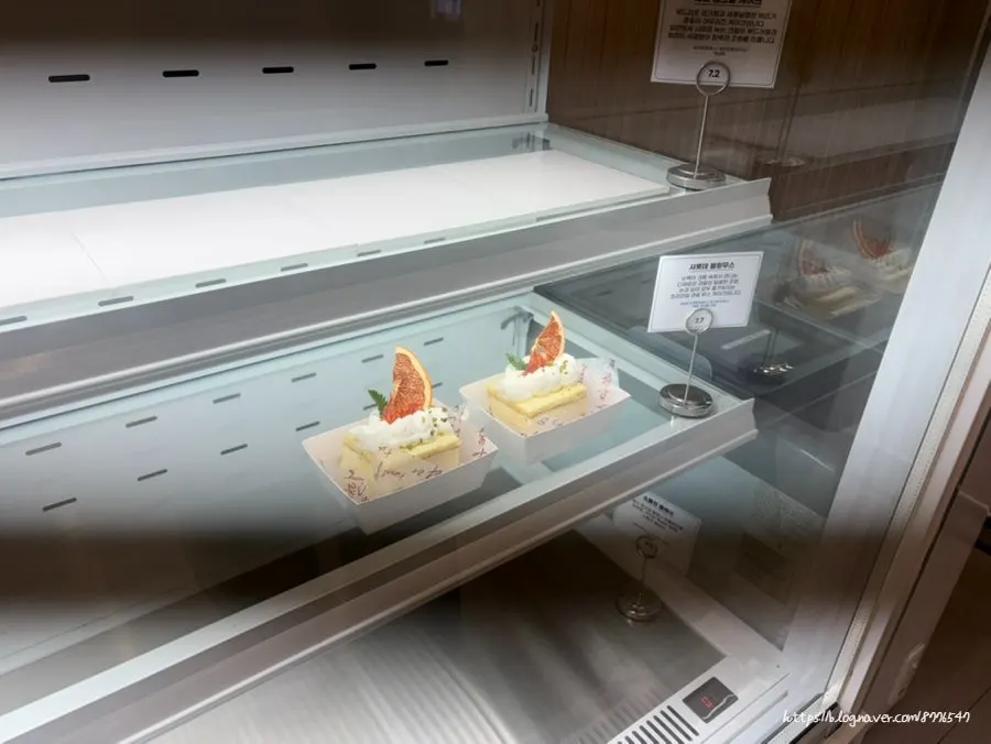 Full view of the bakery corner at Baegya Coffee