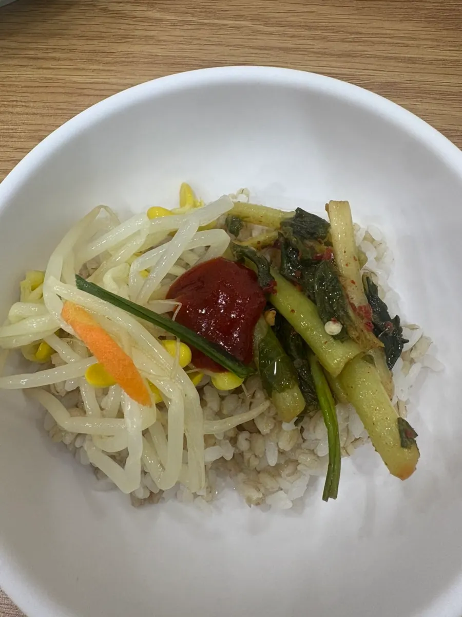 배추김치와 밑반찬 상차림