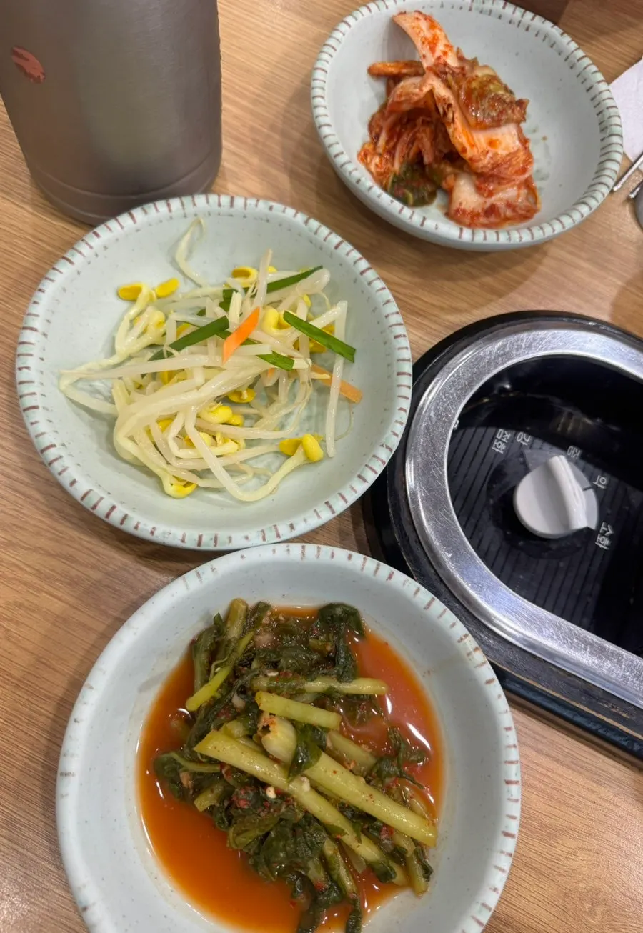 Seafood mandu jeongol table setting for two
