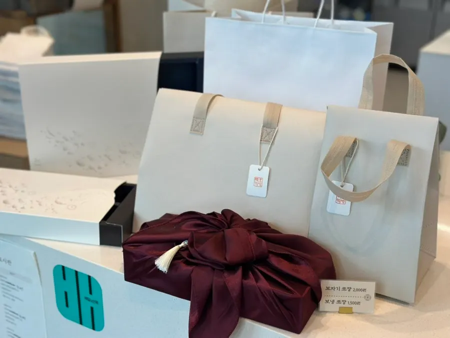 Full view of Baekho Tteokbang's display counter