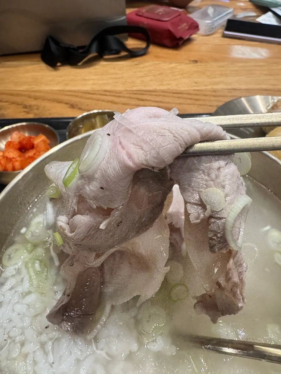 백옥 동탄 매장 입구 세로 사진