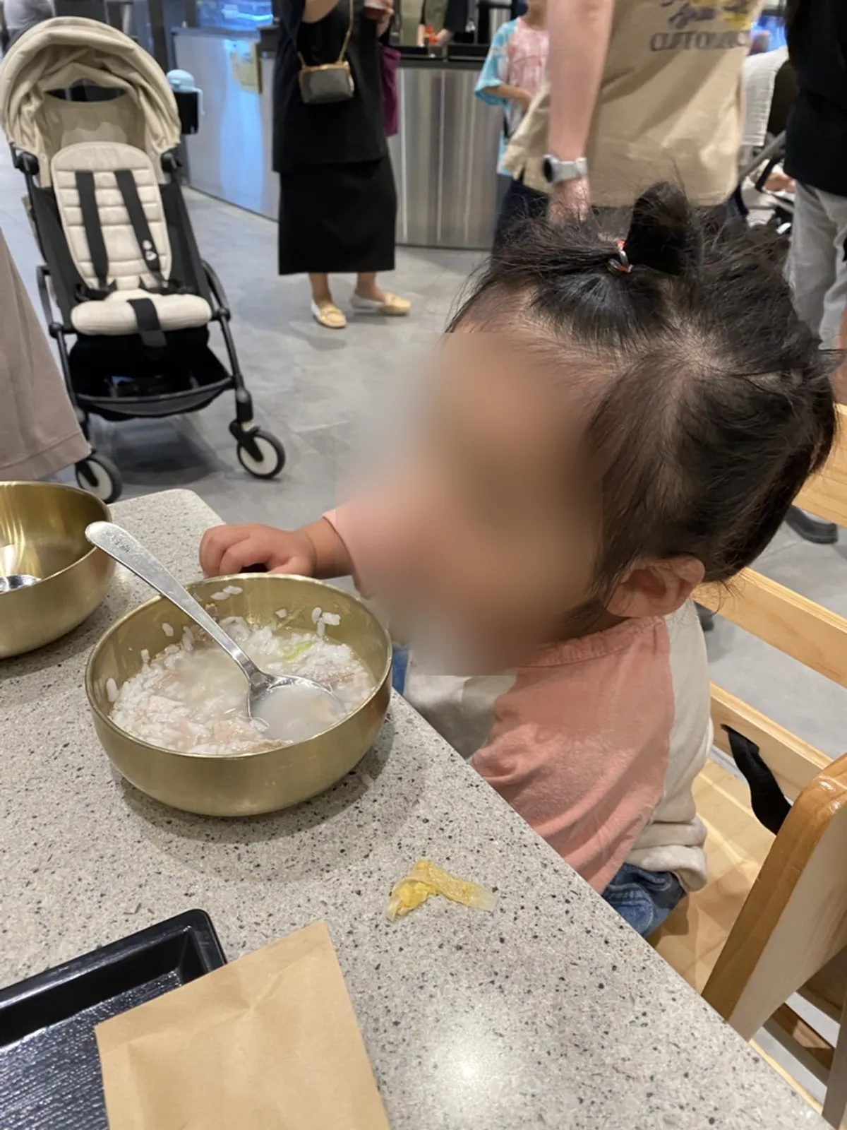 아이와 함께 차린 백옥 동탄 곰탕 식사 자리