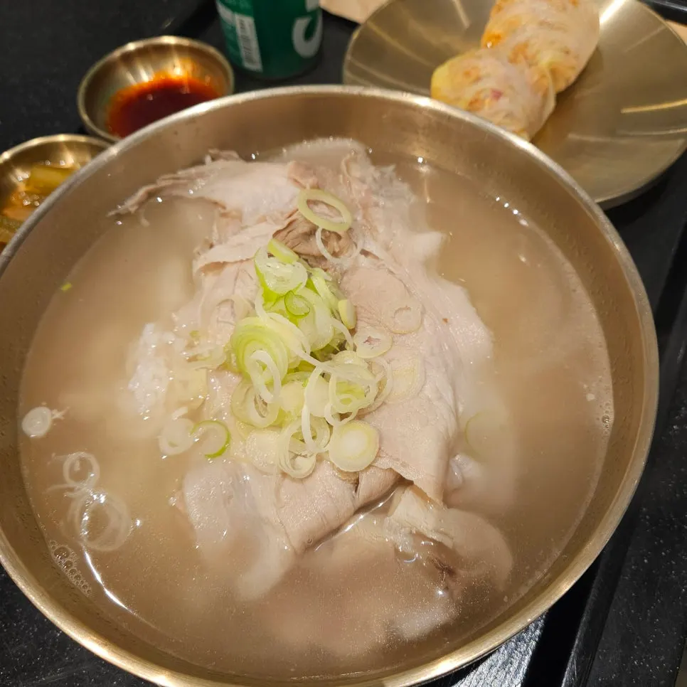백옥 기본 돼지곰탕 한 그릇