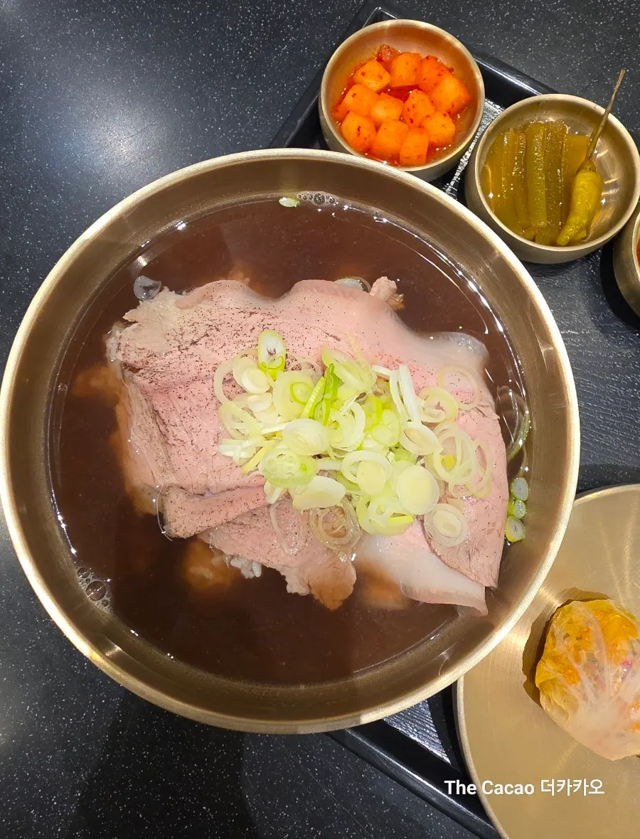 깍두기와 궁채장아찌, 산고추절임 기본찬