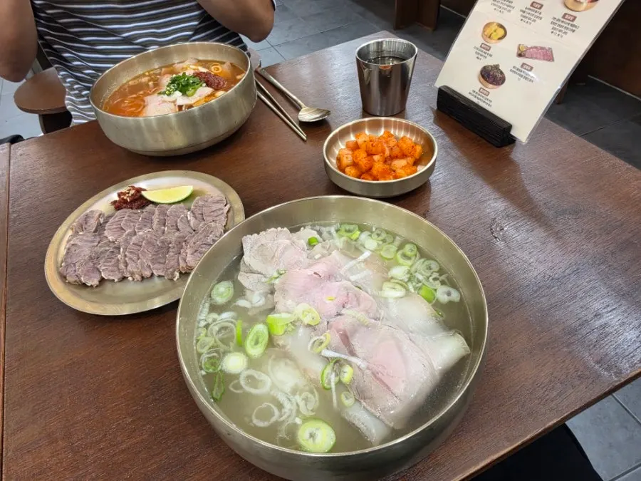 백곰탕과 열곰탕, 냉제육 상차림