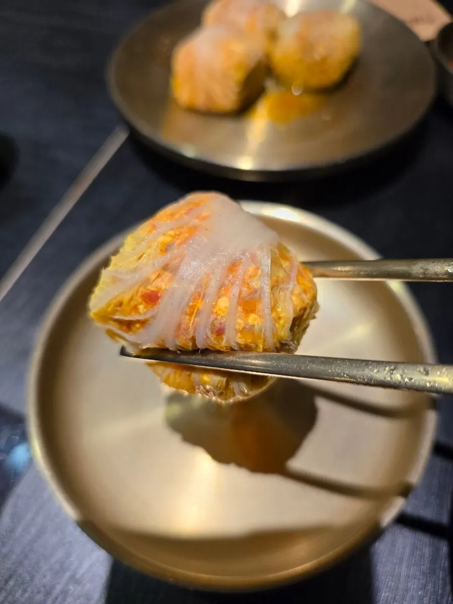 Cross-section of cabbage mandu filled with minced meat