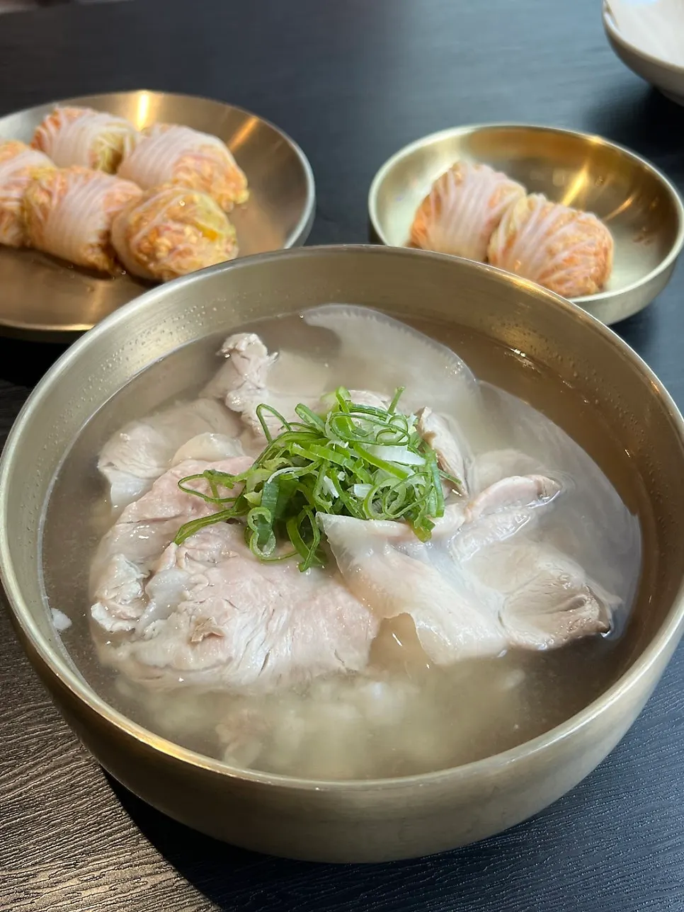 Rice mixed into Baekok Yongsan's clear pork gomtang