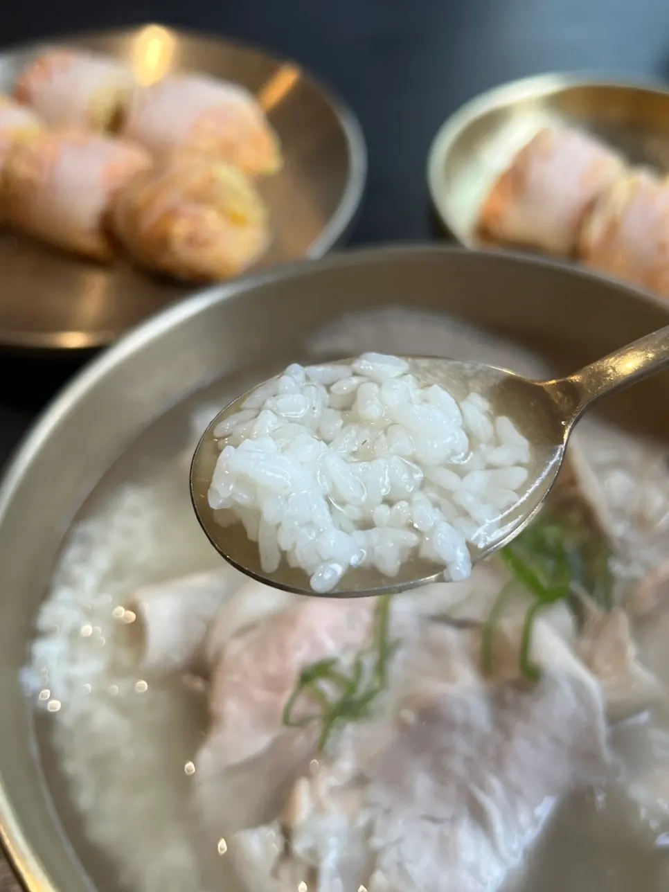 Finished table setting after a meal of Baekok Yongsan's pork gomtang