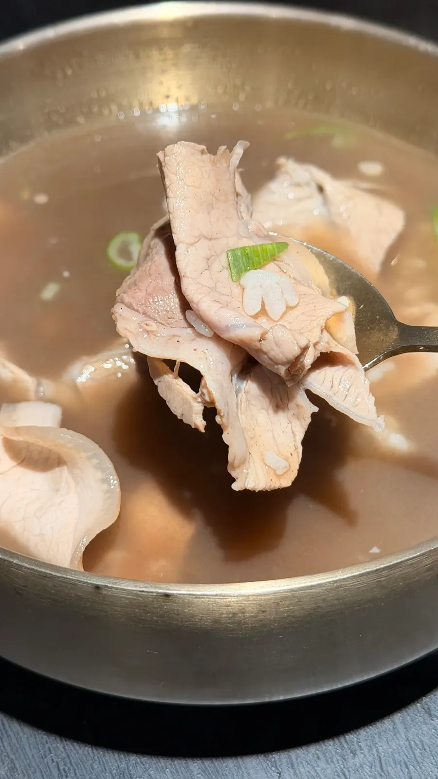 Yak-gomtang with neungi mushroom and milk vetch root added