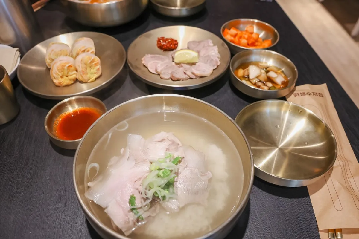 백옥 용산 돼지곰탕 한 상