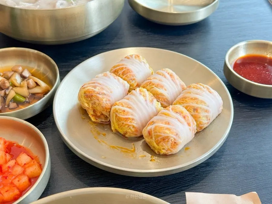 세트에 포함된 배추만두와 추가 주문한 배추만두
