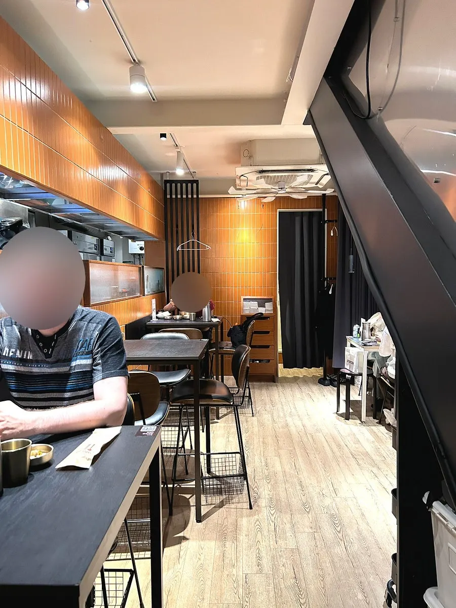 백옥 용산 넓은 매장 내부 좌석