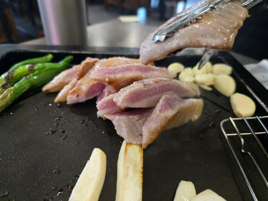 셀프로 구워 먹는 백산화로 고기 불판
