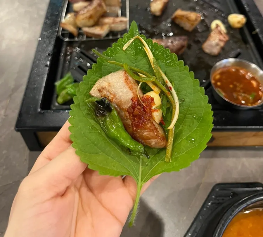 잘라서 익히는 왕소금구이