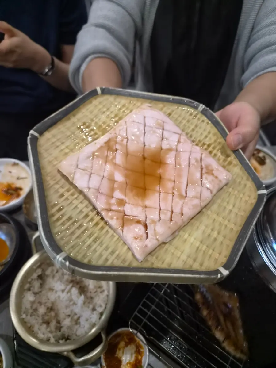 새콤달콤한 양념의 비빔냉면