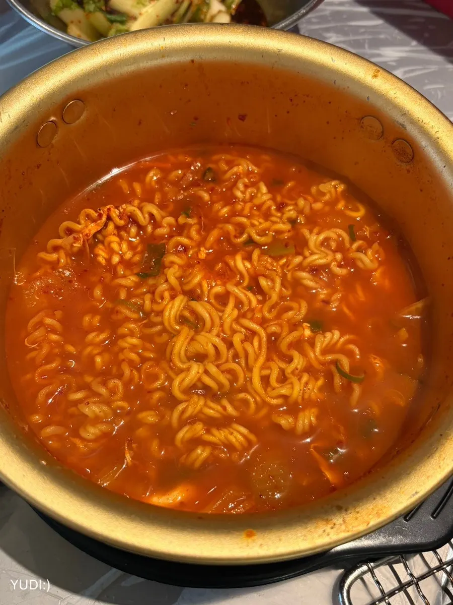 라면과 한우된장찌개, 공기밥