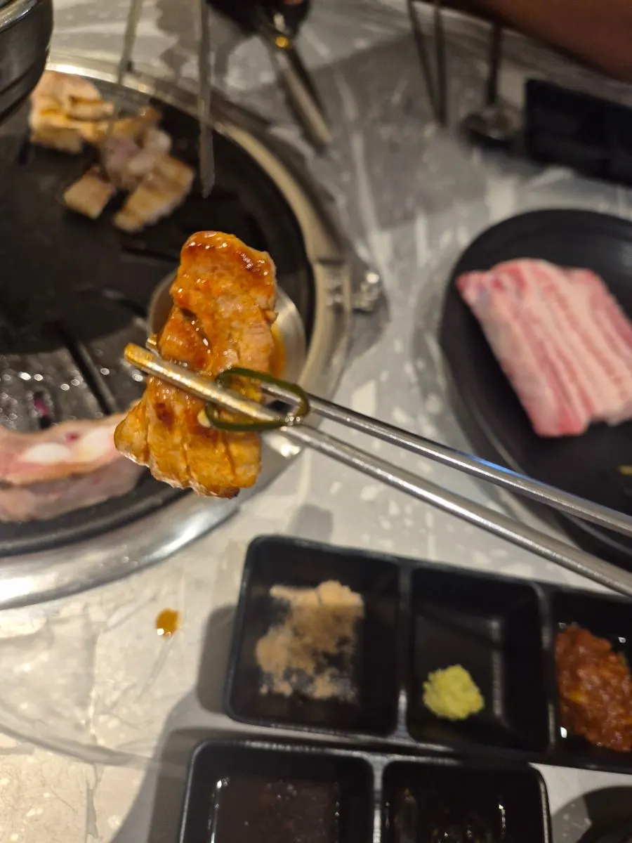 고추장아찌와 함께 먹는 갈비