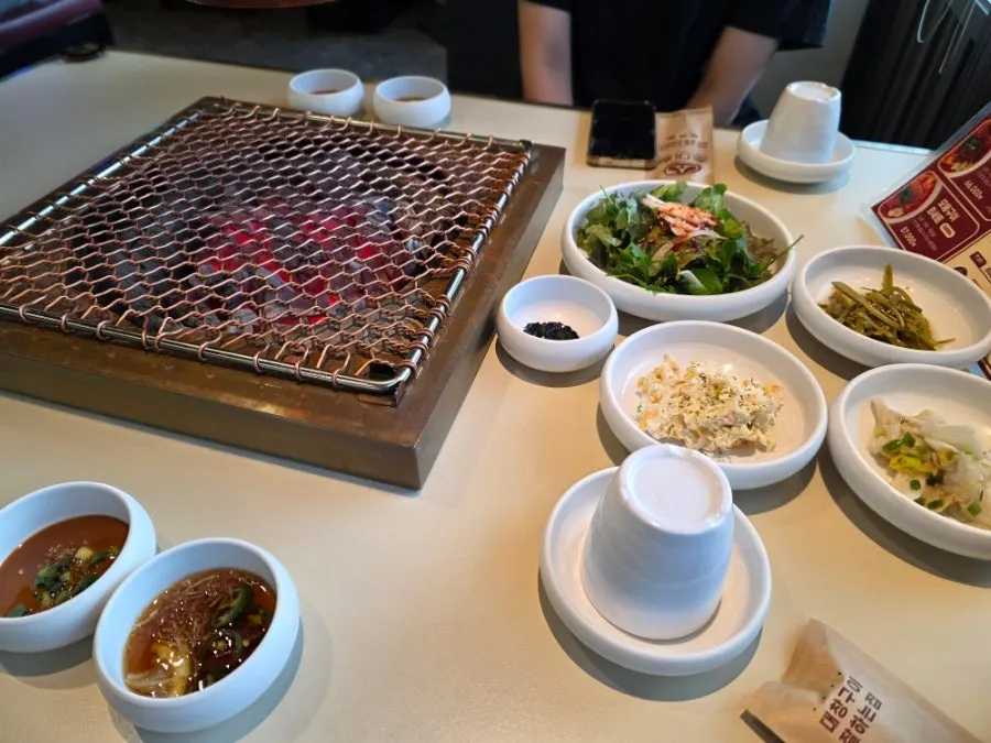 Banchan served with yangdaechang