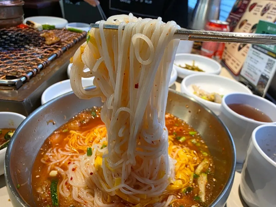 Kimchi noodle soup to finish a yangdaechang meal