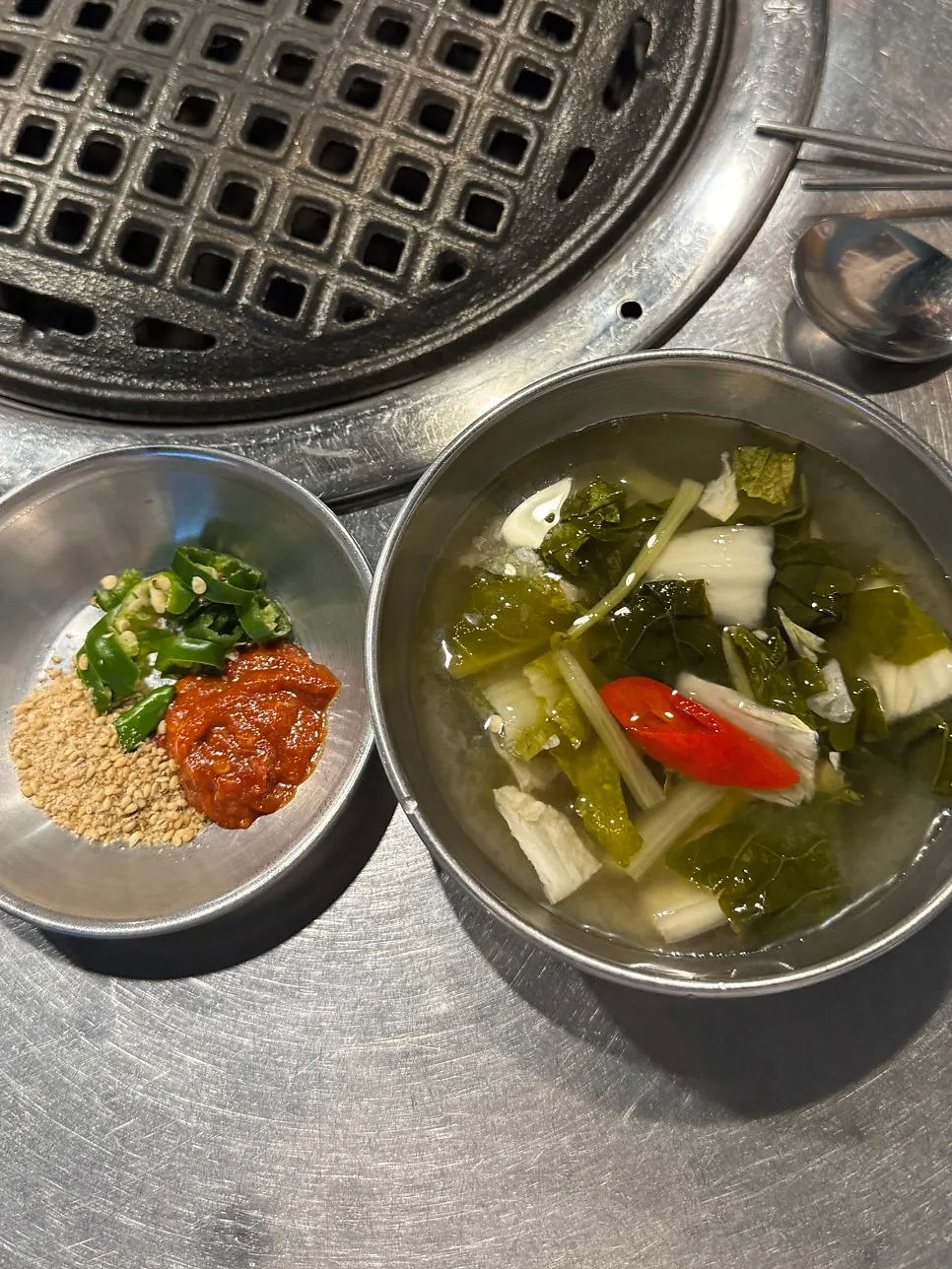 Basic side dishes including shredded scallions