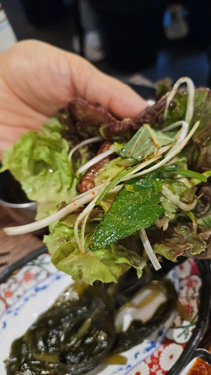쌈 채소에 싸 먹는 양념 한돈