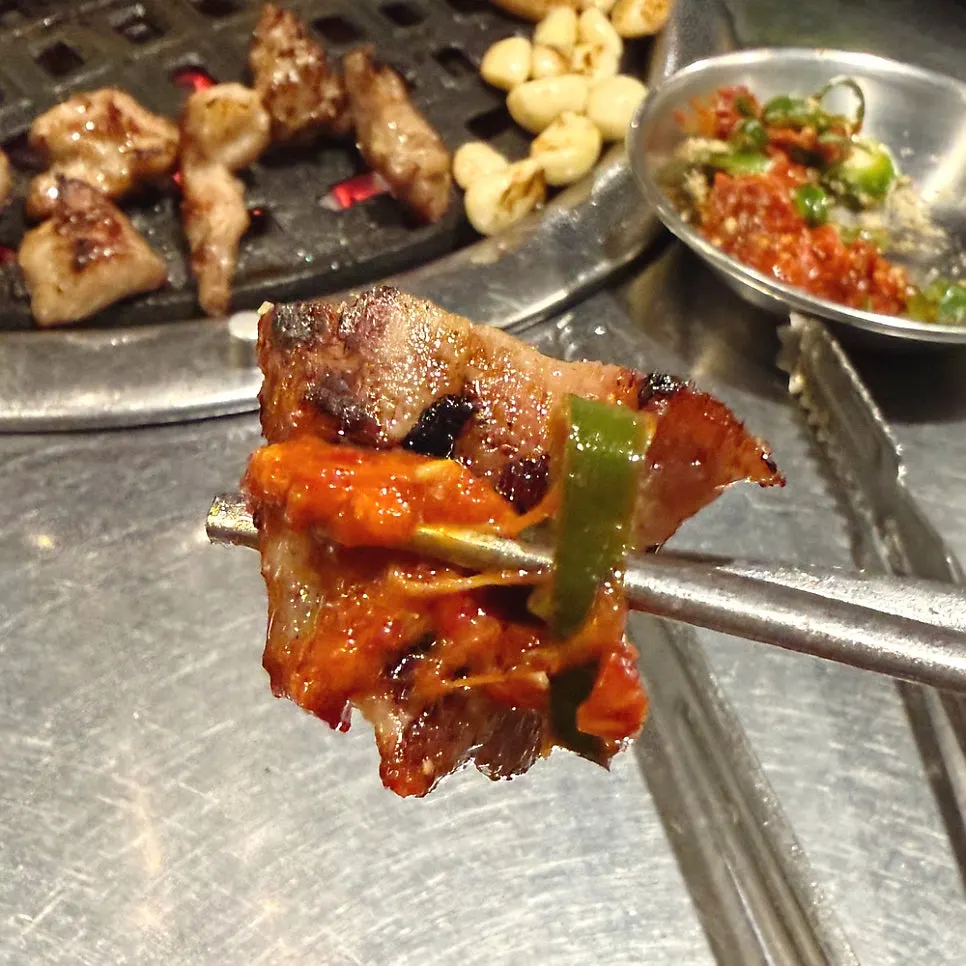 참숯 불판 위 제주 특수부위