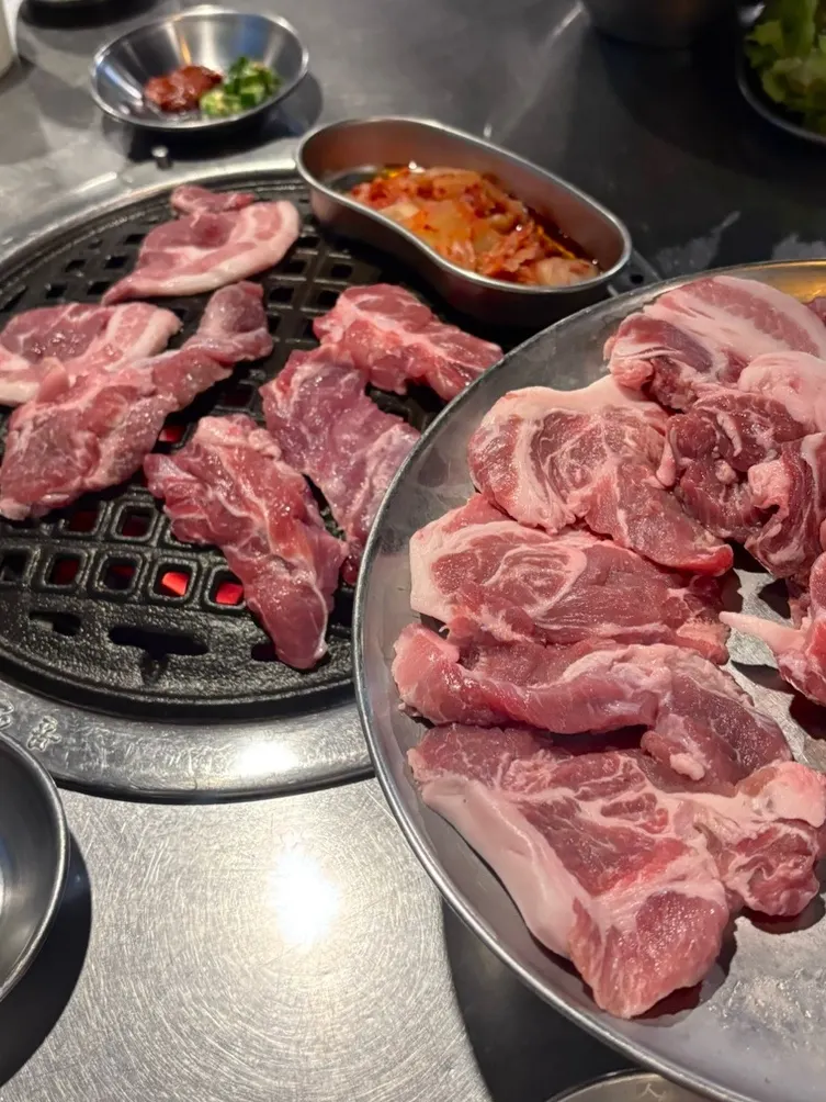 노릇하게 구운 꼬들살 이미지