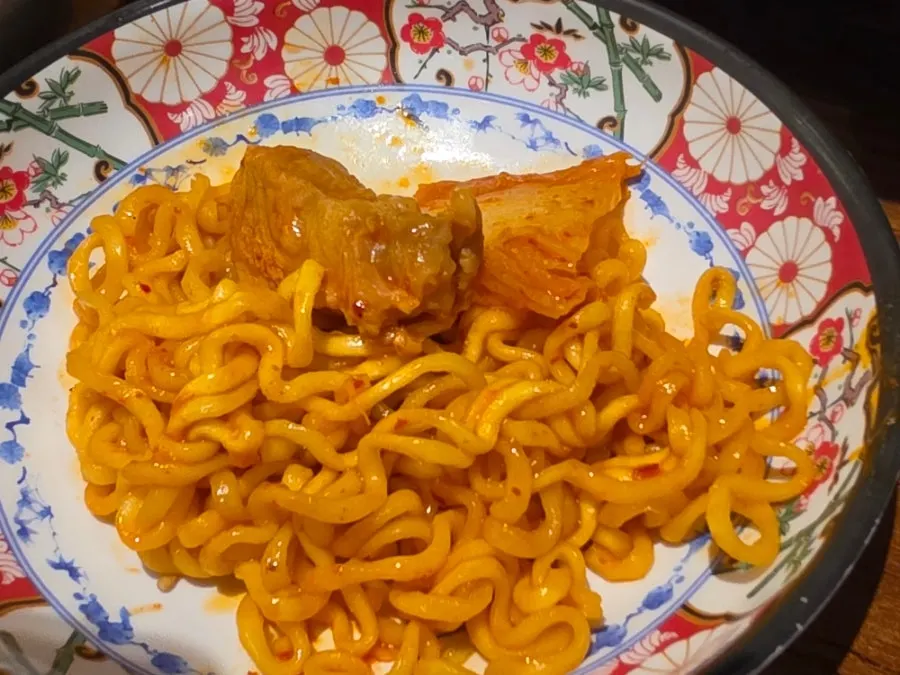 세트 마무리로 고른 김치찌개