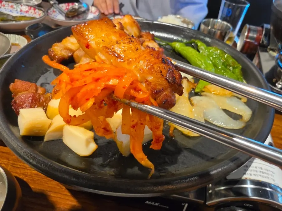 셀프바 라면사리를 넣은 김치찌개