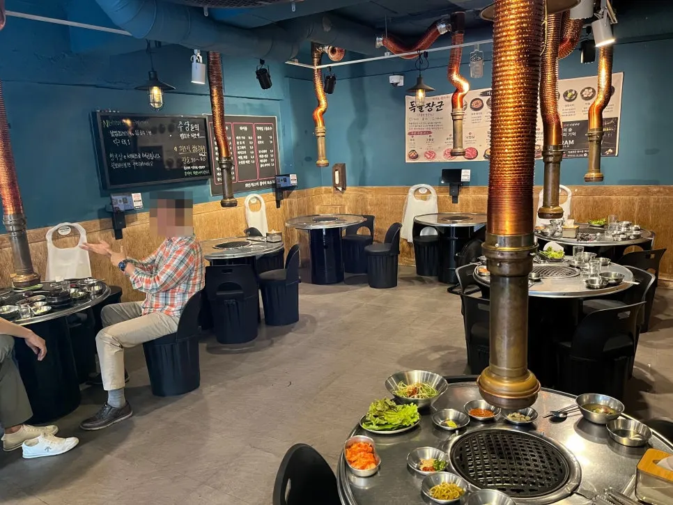 Interior dining space at Dokbul Janggun