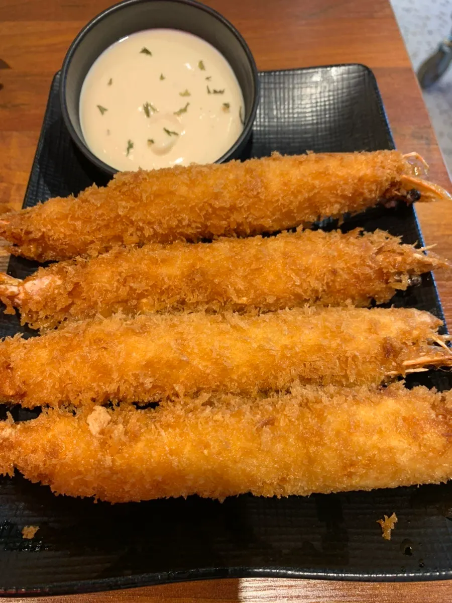 Four pieces of hot shrimp tempura