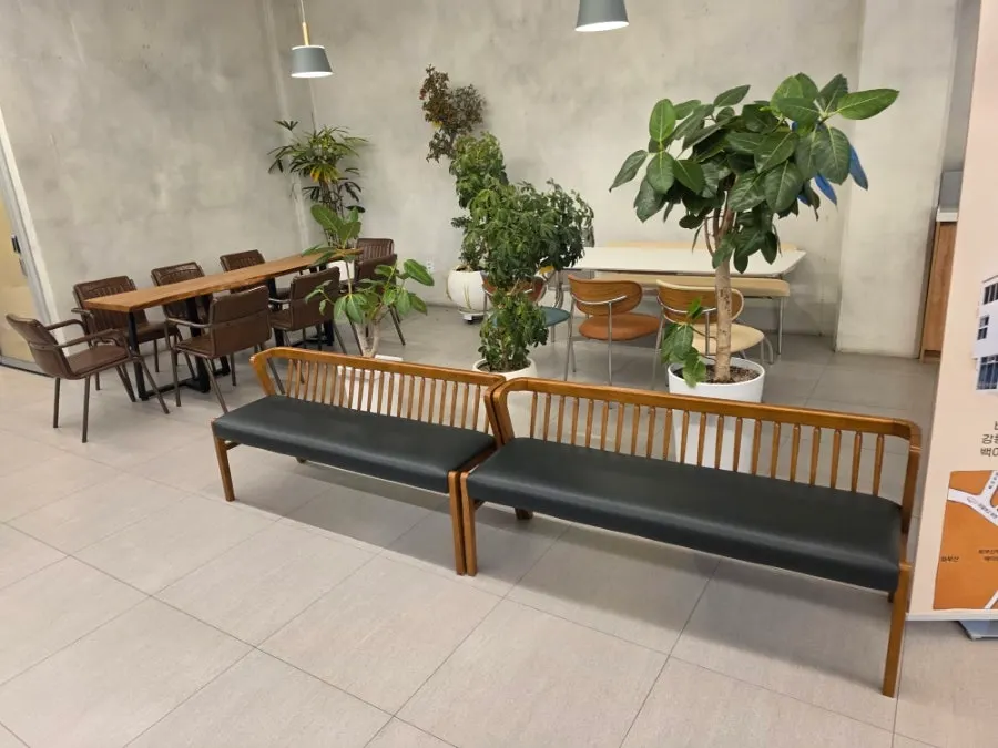 Overview of the Baegya Coffee bakery counter