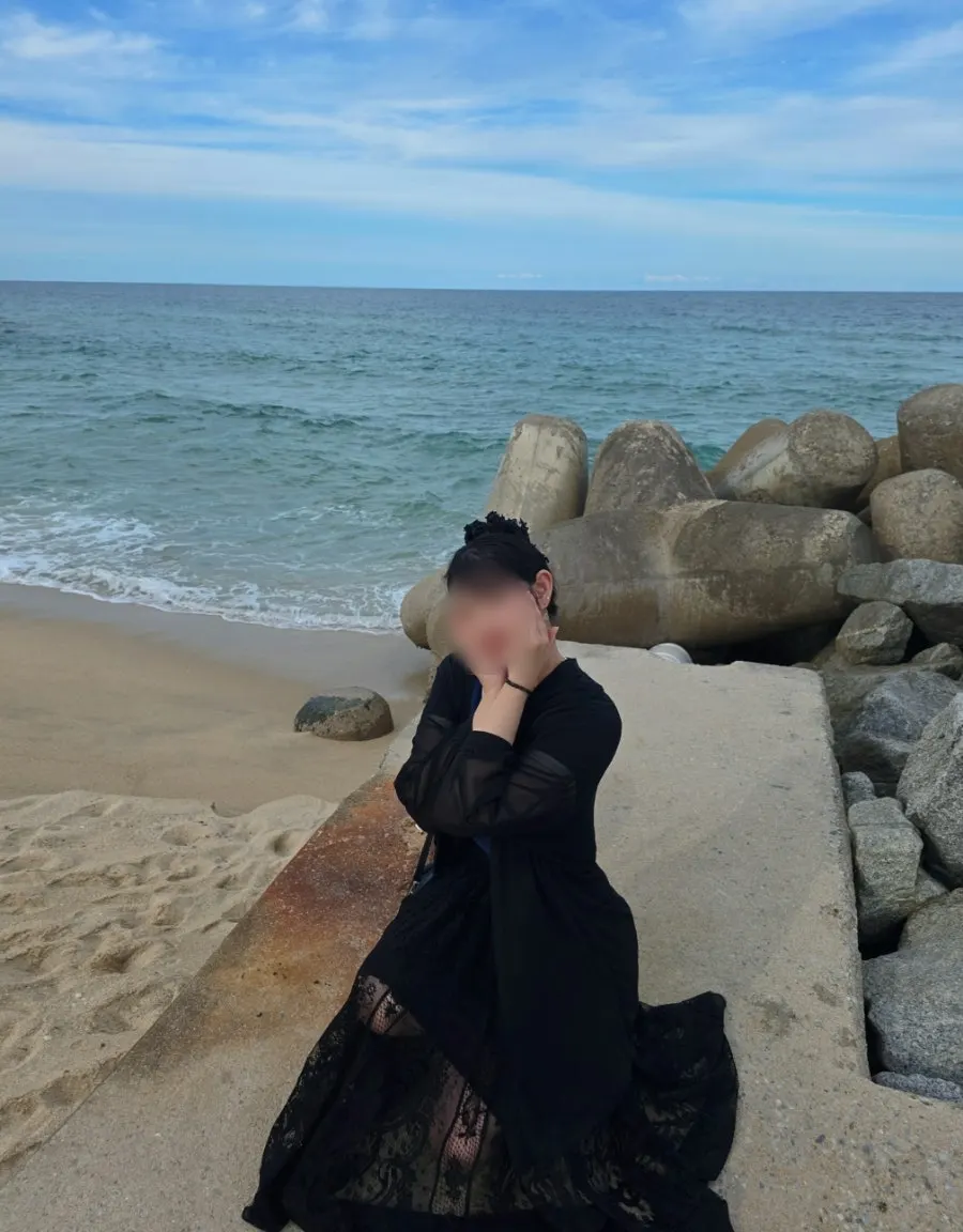 Clear seawater at Sageunjin Beach